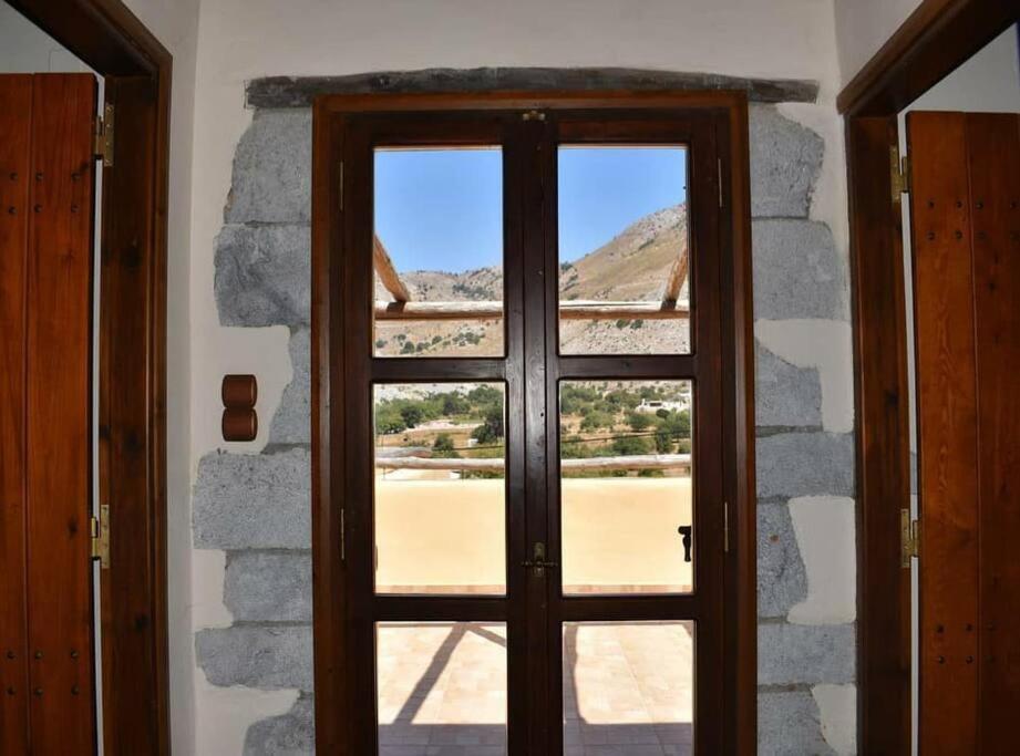 Traditional Villa With Pool In Sfakia Imbros Bagian luar foto