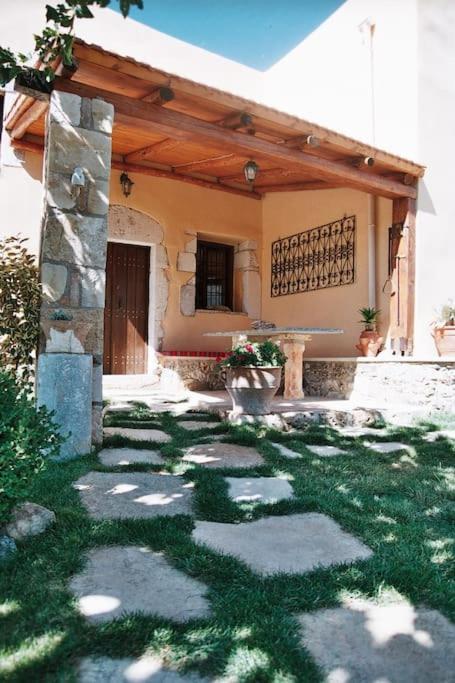 Traditional Villa With Pool In Sfakia Imbros Bagian luar foto
