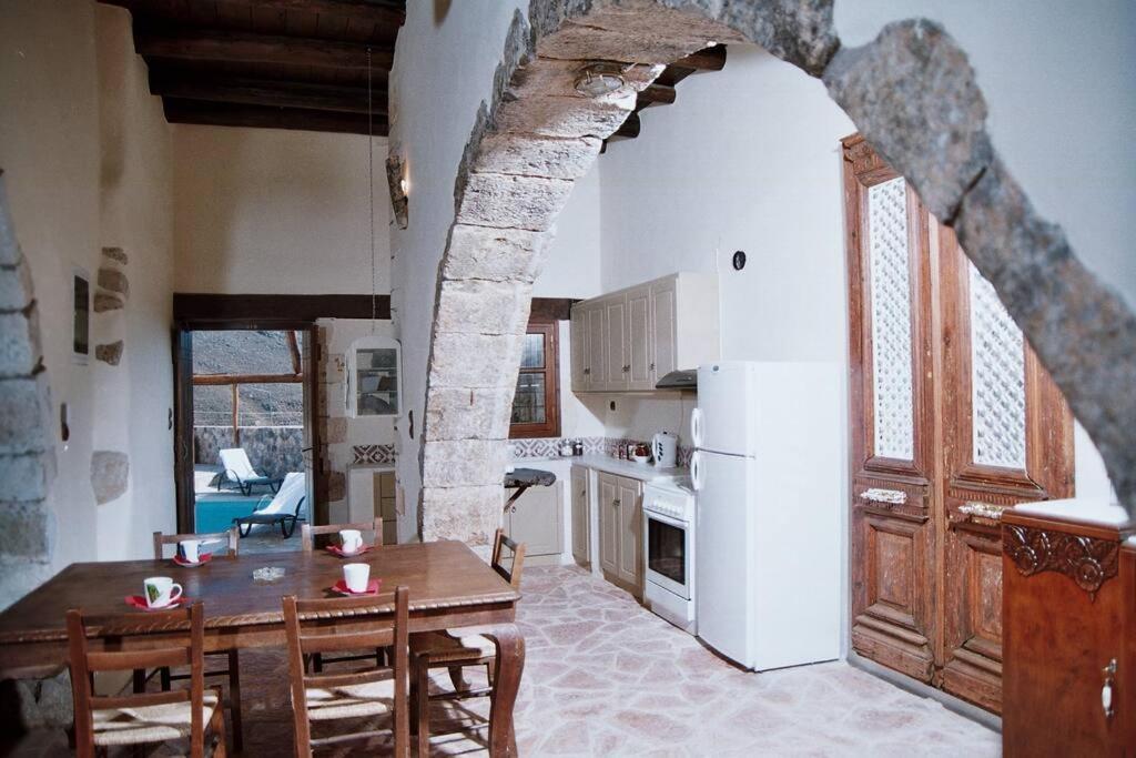 Traditional Villa With Pool In Sfakia Imbros Bagian luar foto