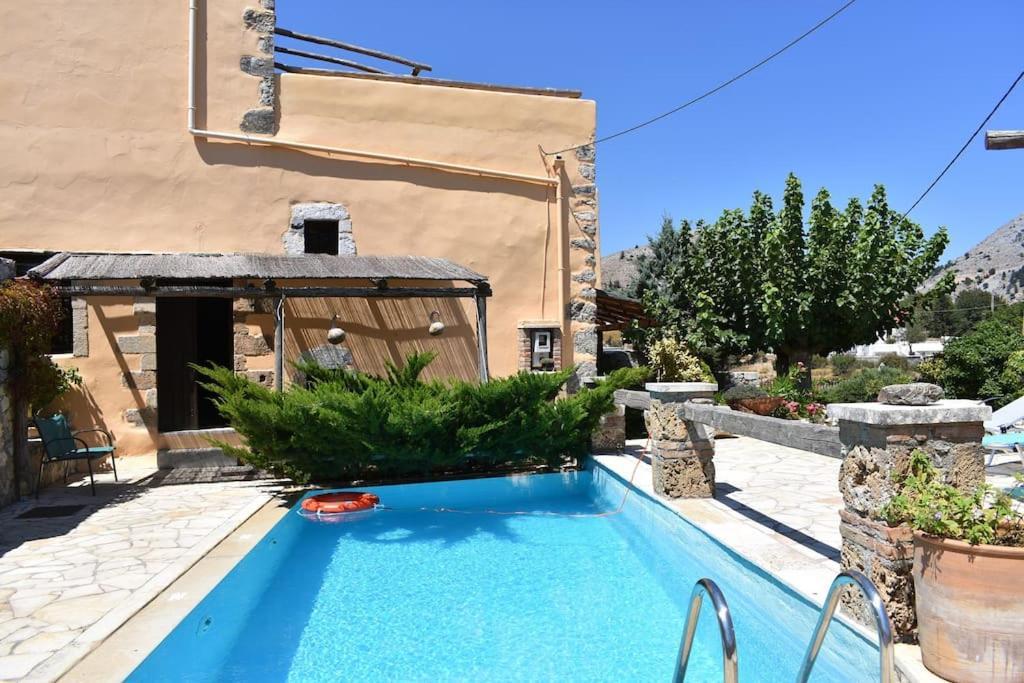 Traditional Villa With Pool In Sfakia Imbros Bagian luar foto