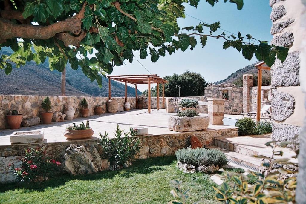 Traditional Villa With Pool In Sfakia Imbros Bagian luar foto
